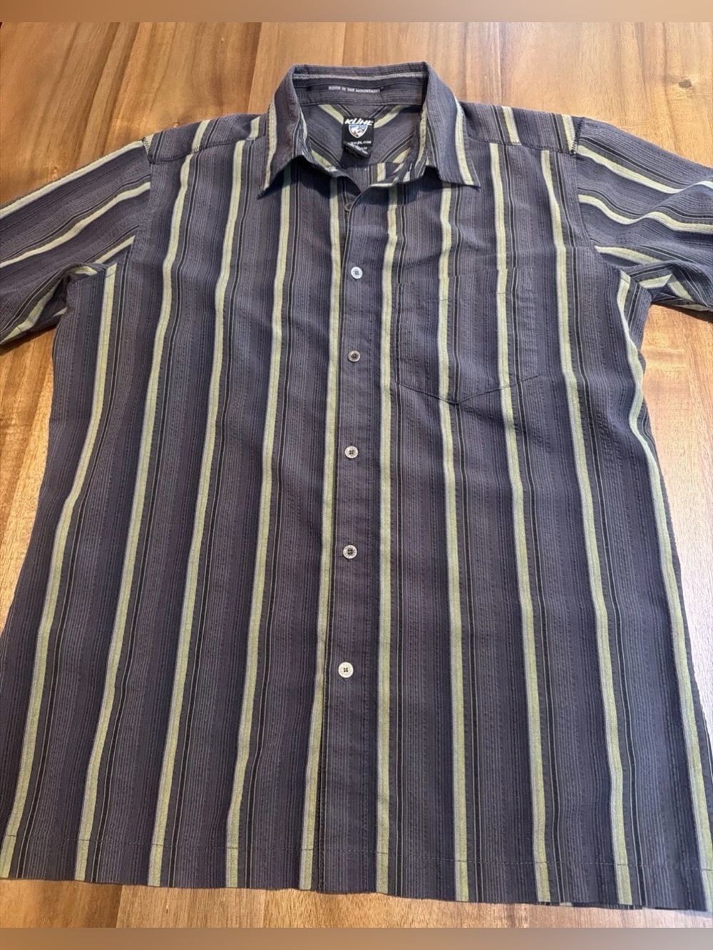 Kuhl Short Sleeve Shirt Men's Sz M Gray Green Stripe Seersucker Lightweight